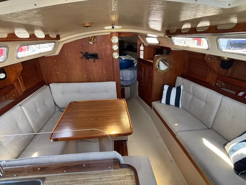 1985 Catalina 30
