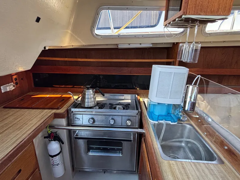 1985 Catalina 30
