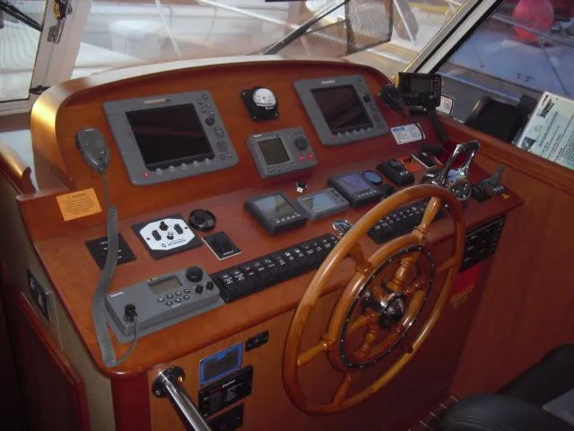 2007 Mainship Pilot 43