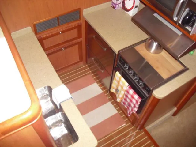 2007 Mainship Pilot 43