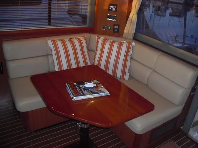 2007 Mainship Pilot 43