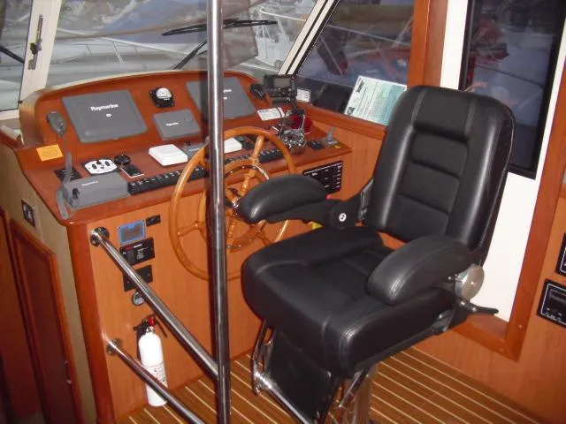 2007 Mainship Pilot 43