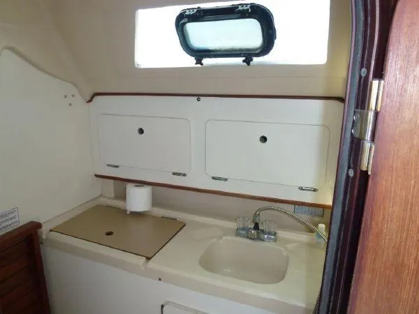1989 Hunter Sloop