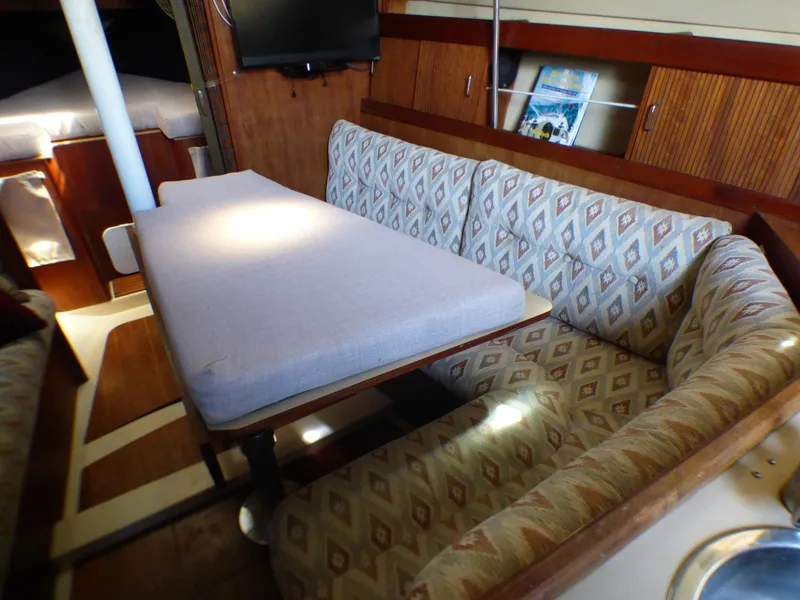 1989 Hunter Sloop