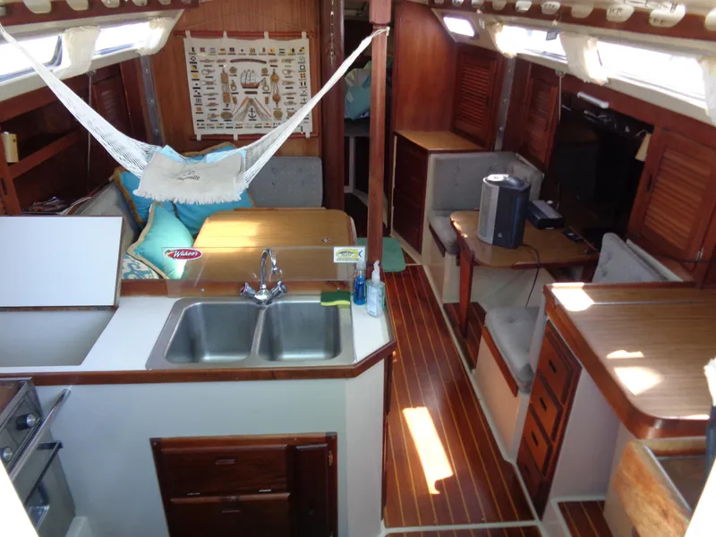 1987 Catalina Sloop