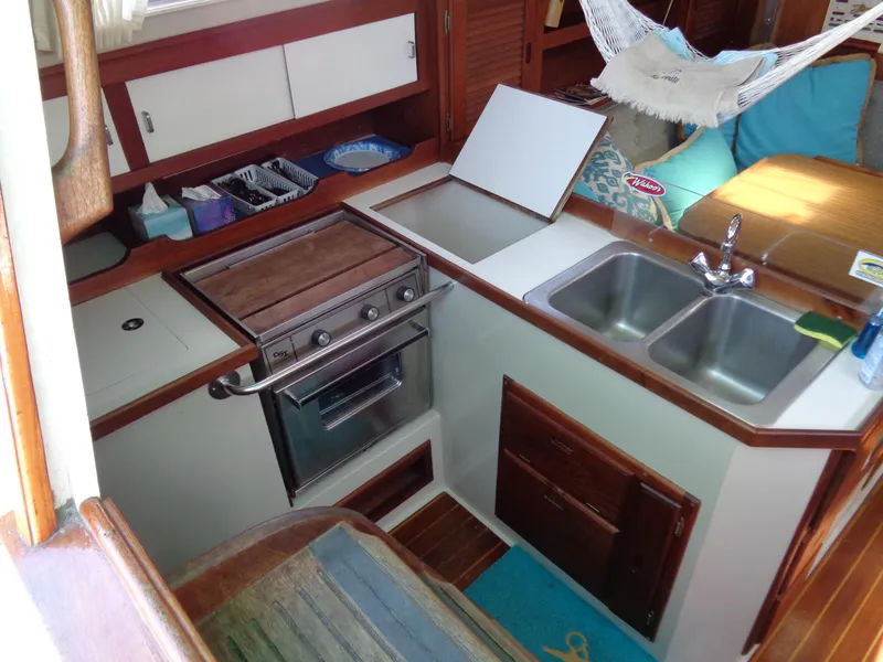 1987 Catalina Sloop