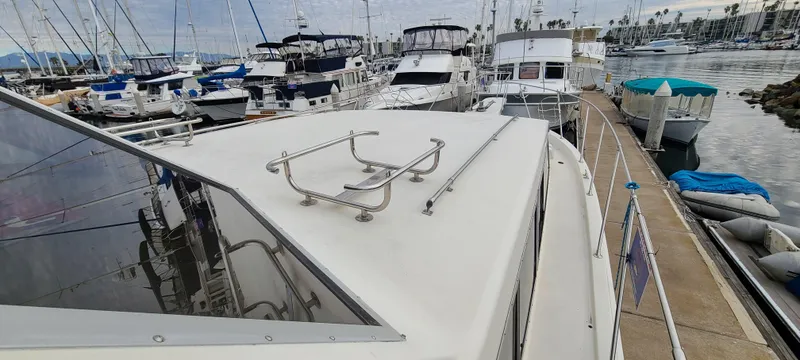 1983 Uniflite 53