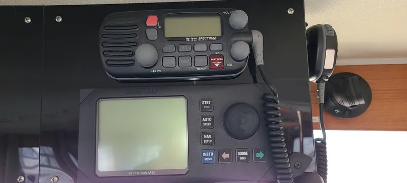 1983 Uniflite 53