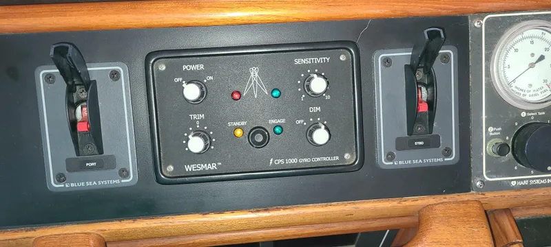 1983 Uniflite 53