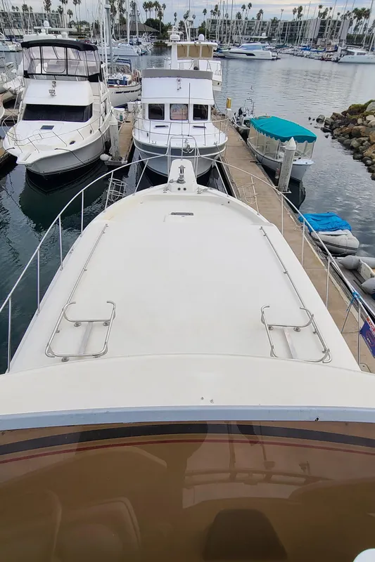 1983 Uniflite 53