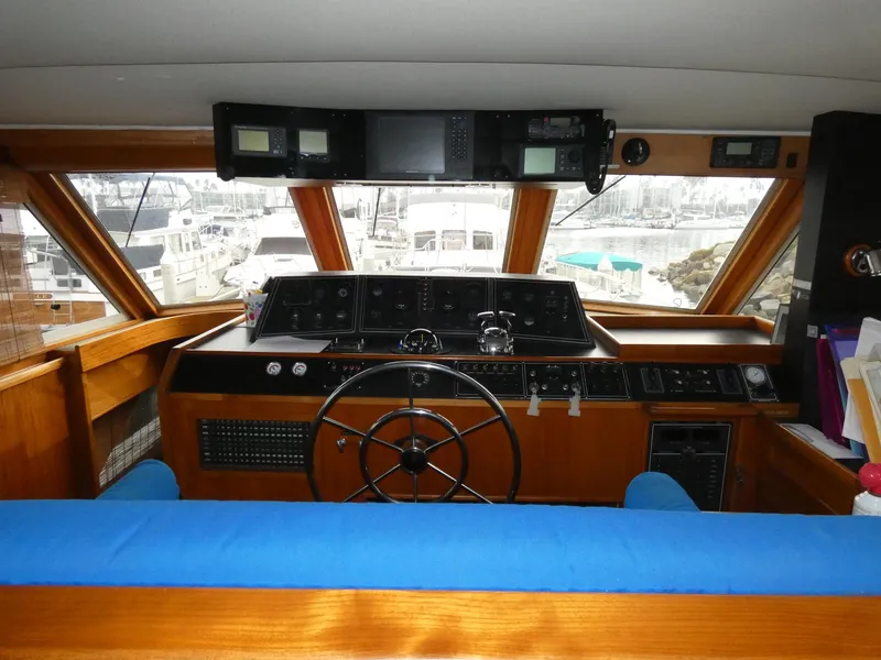 1983 Uniflite 53