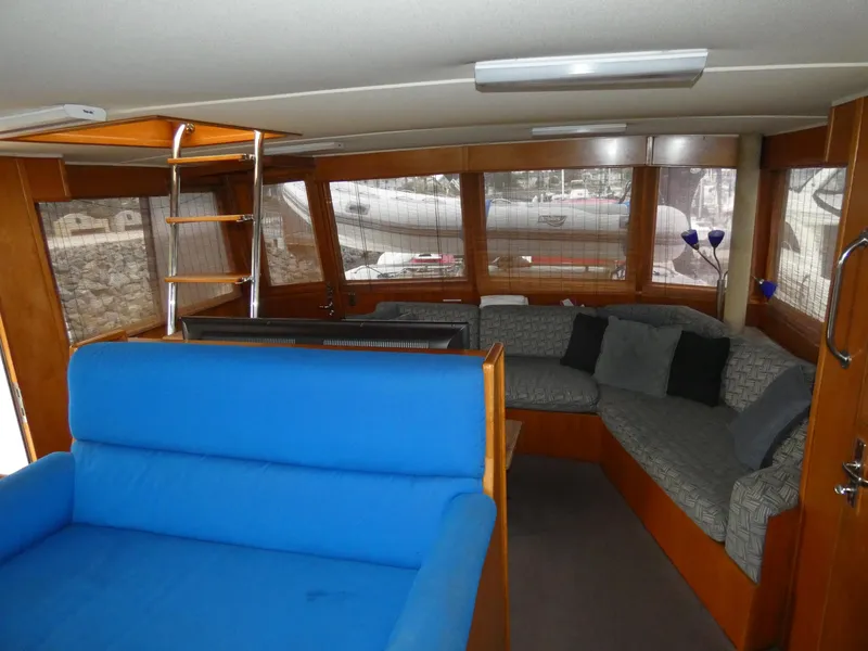 1983 Uniflite 53