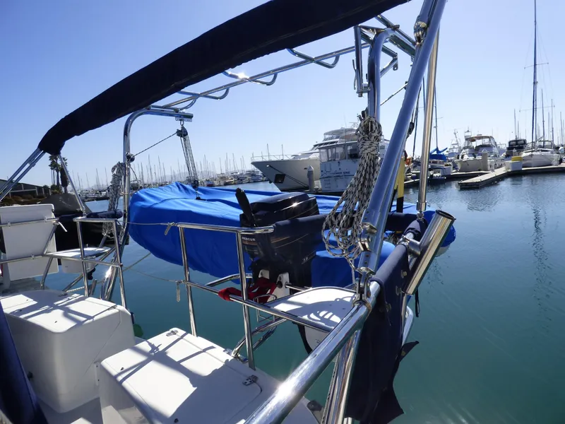 2010 Catalina 445