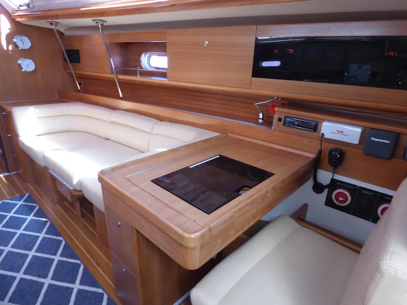 2010 Catalina 445