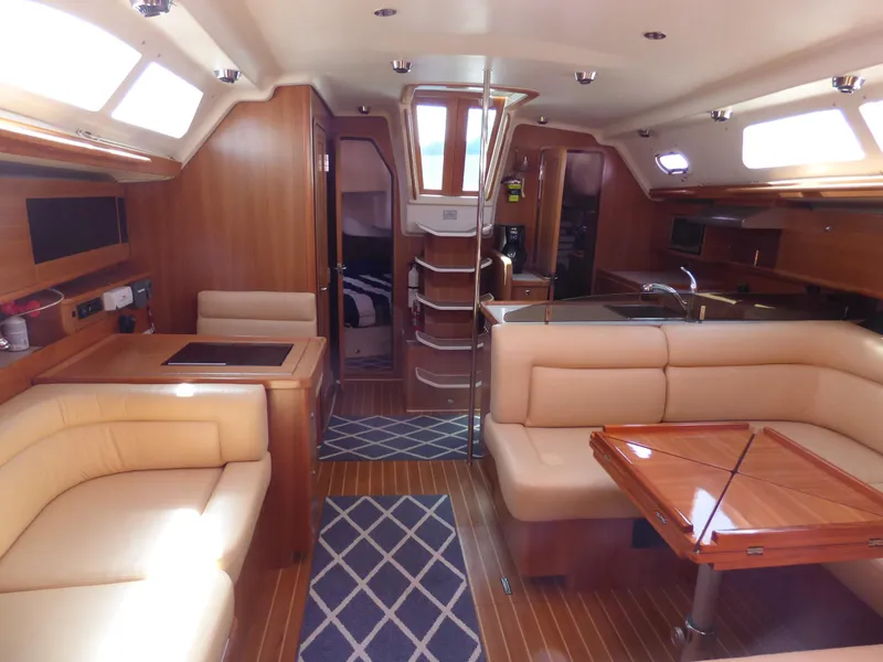 2010 Catalina 445