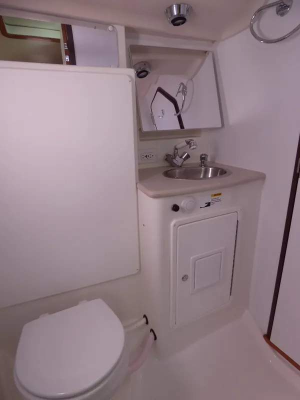 2010 Catalina 445