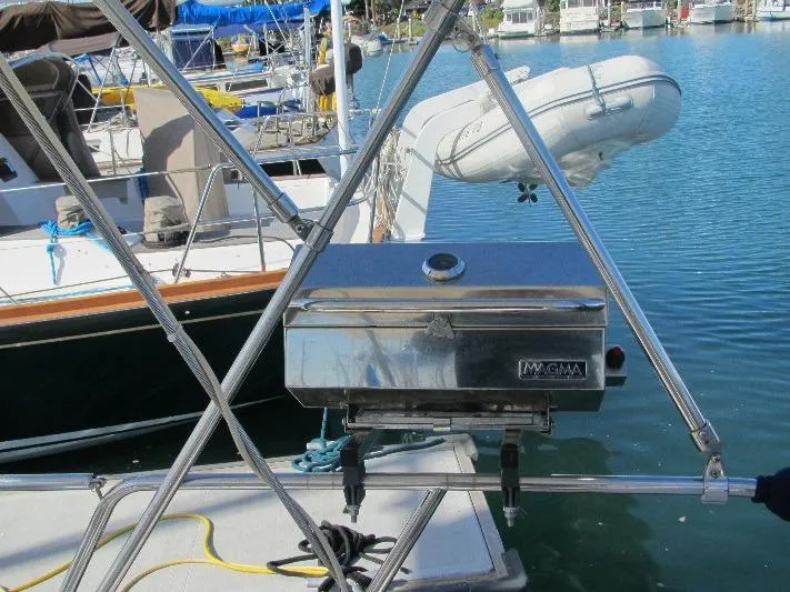 2003 Catalina 470