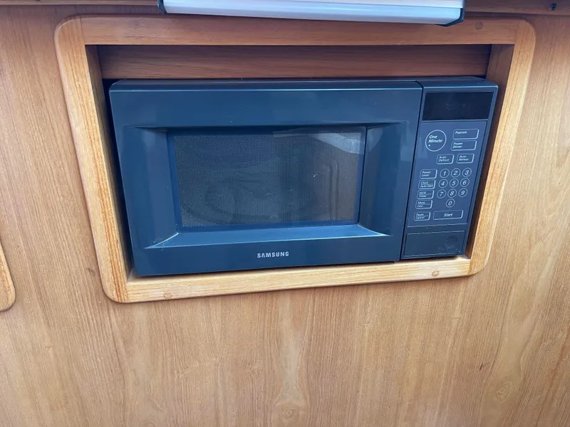 2000 Catalina Islander 34