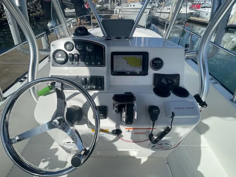 2013 Boston Whaler 210 Montauk