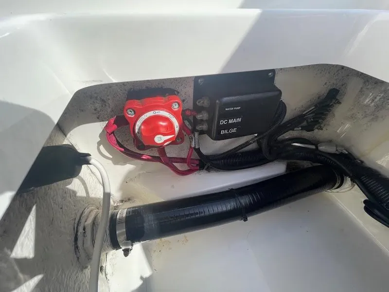 2013 Boston Whaler 210 Montauk