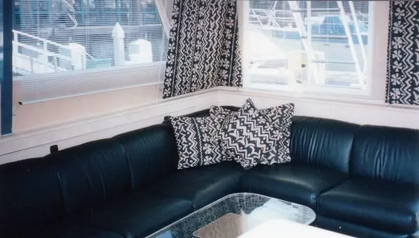 1994 Tiara Yachts 4300 Convertible