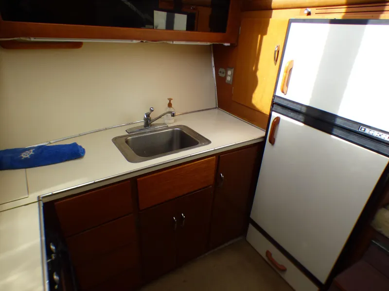 1965 Hatteras Double Cabin Motor Yacht