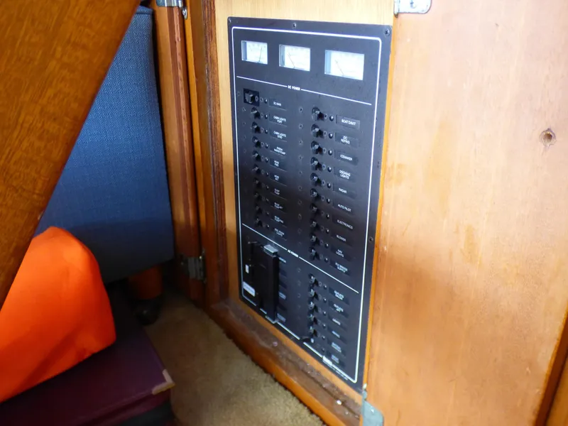 1965 Hatteras Double Cabin Motor Yacht