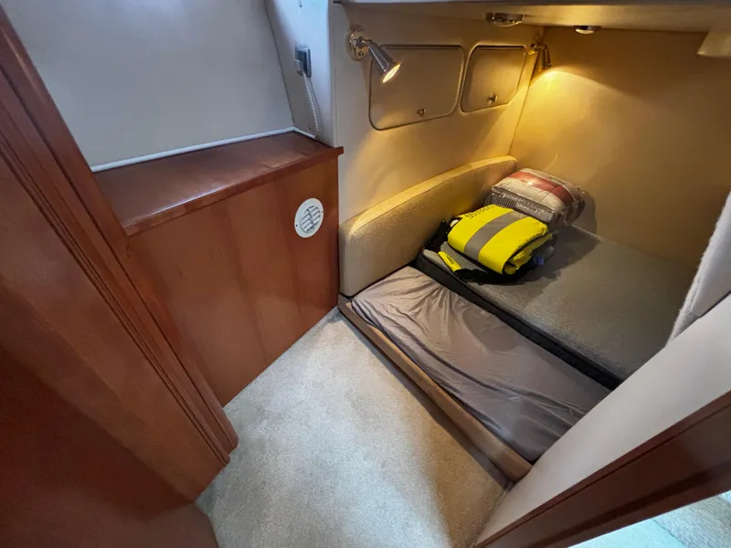 2003 Meridian 381 Sedan