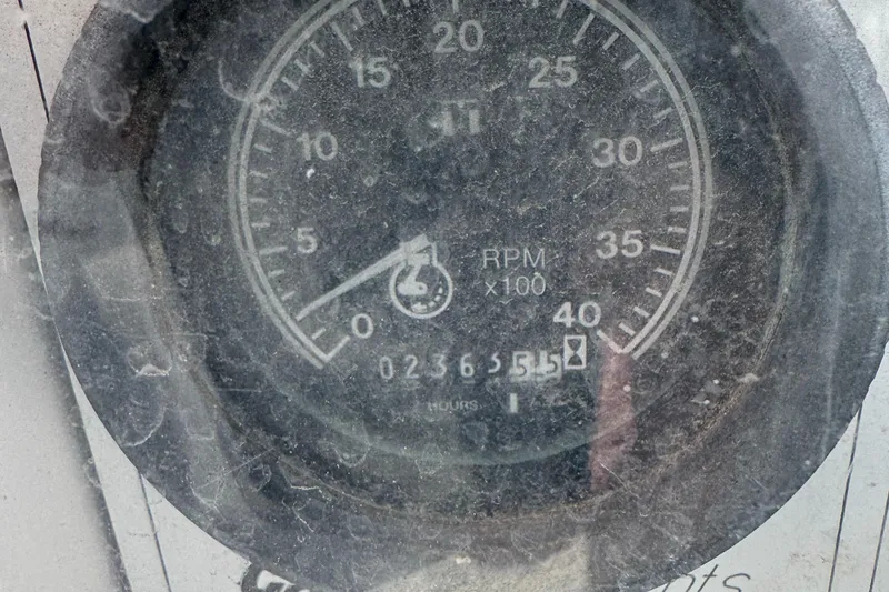 Close-up of a Catalina 30 MkII 1990 tachometer showing 2655.5 hours.