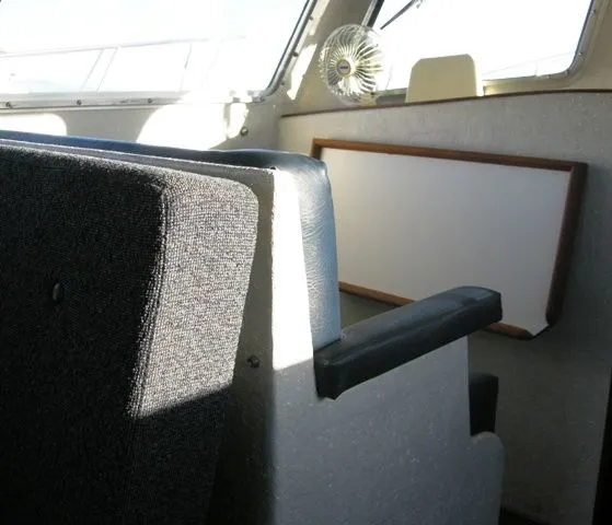 Passenger Seat (fold-down table)
