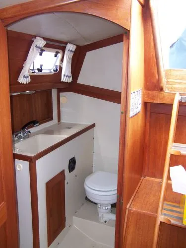 1989 Ericson 32-200
