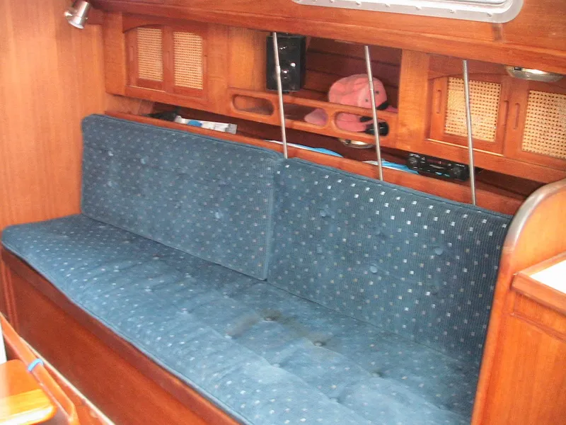 1989 Ericson 32-200