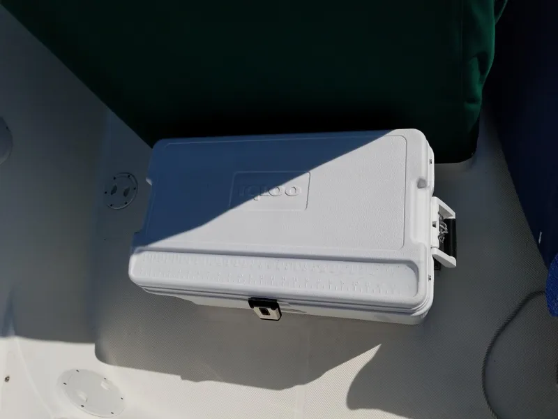2010 Bayliner 1903 Trophy Center Console