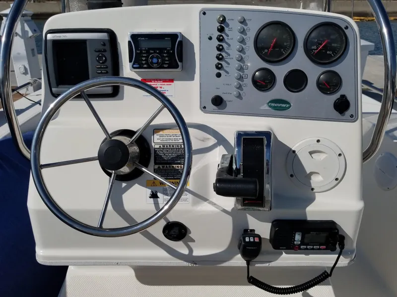 2010 Bayliner 1903 Trophy Center Console