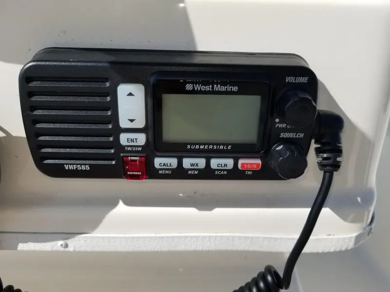 2010 Bayliner 1903 Trophy Center Console