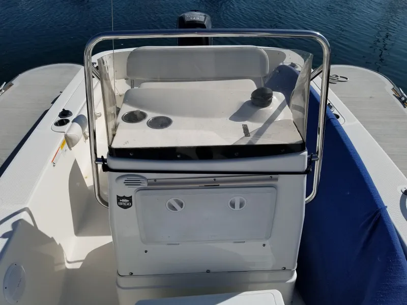 2010 Bayliner 1903 Trophy Center Console