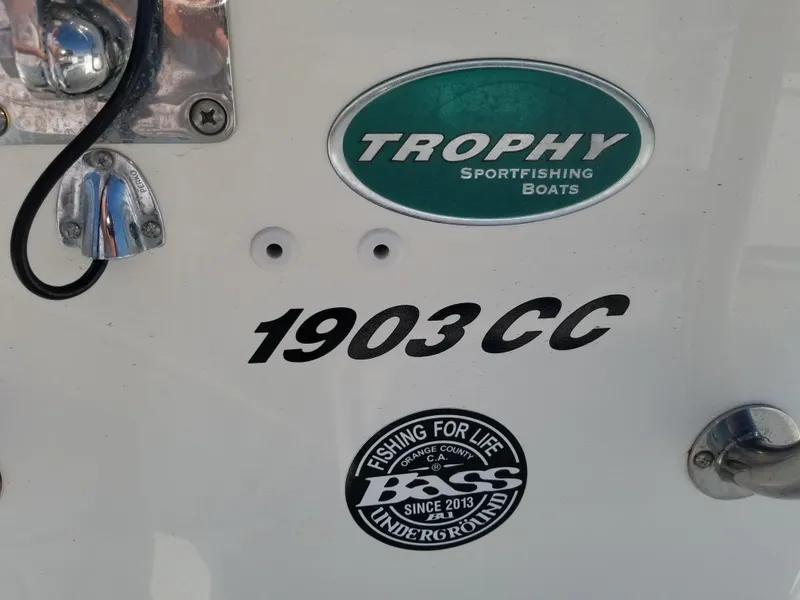 2010 Bayliner 1903 Trophy Center Console