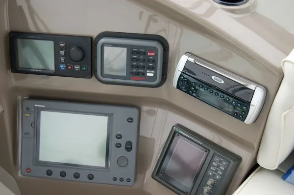 2000 Carver Voyager