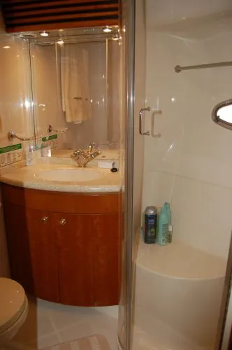 2000 Carver Voyager