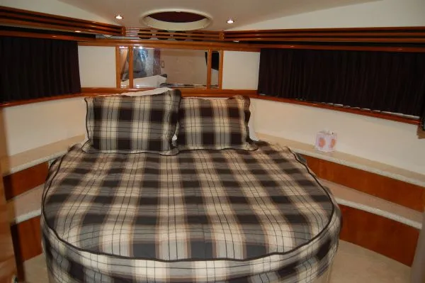 2000 Carver Voyager