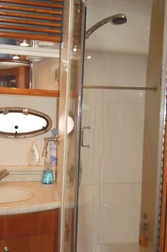 2000 Carver Voyager
