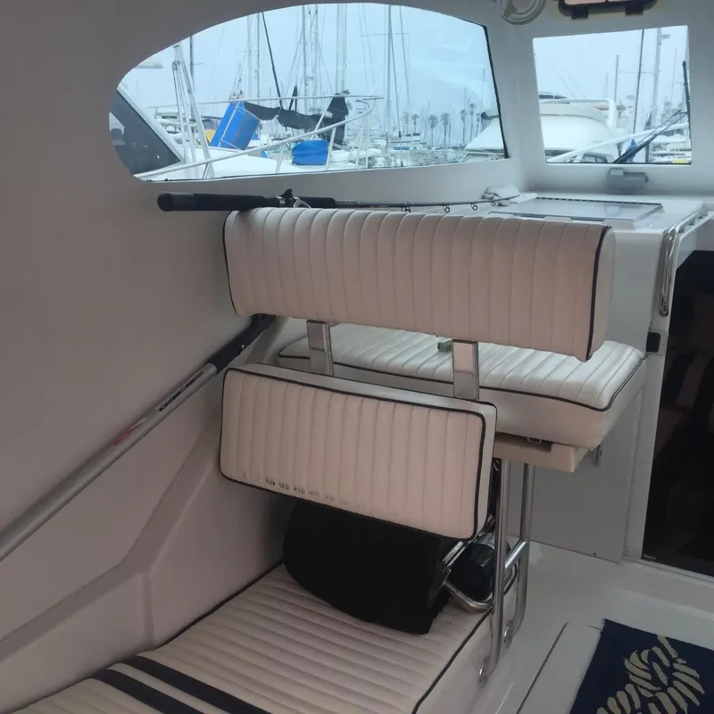 2000 Mainship Pilot 30 Sedan