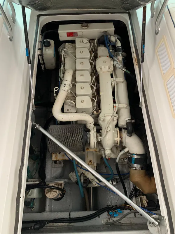 2000 Mainship Pilot 30 Sedan