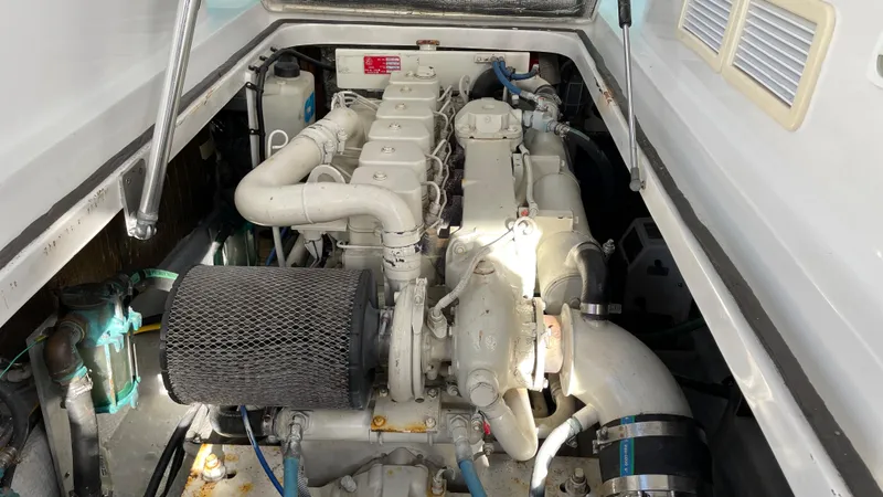 2000 Mainship Pilot 30 Sedan