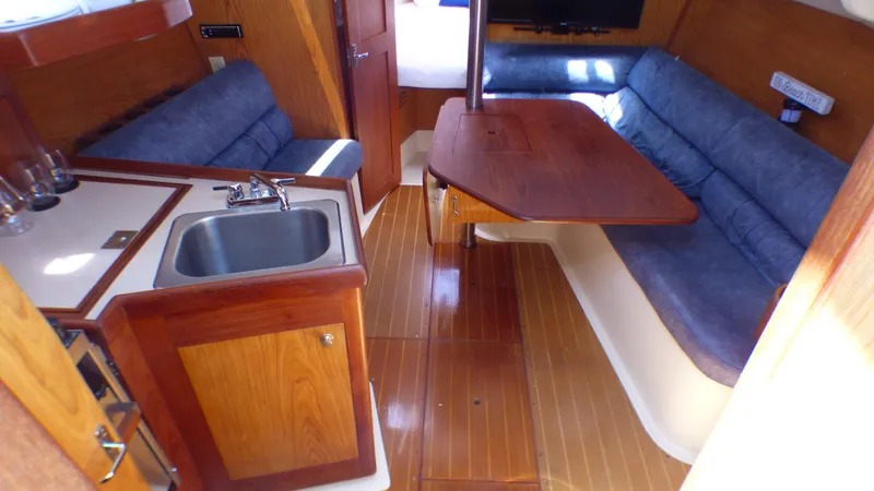 2000 Hunter Sloop