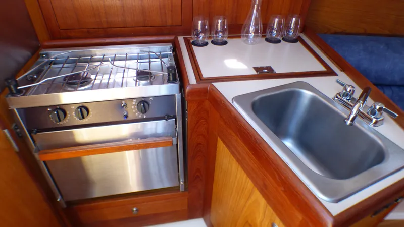 2000 Hunter Sloop