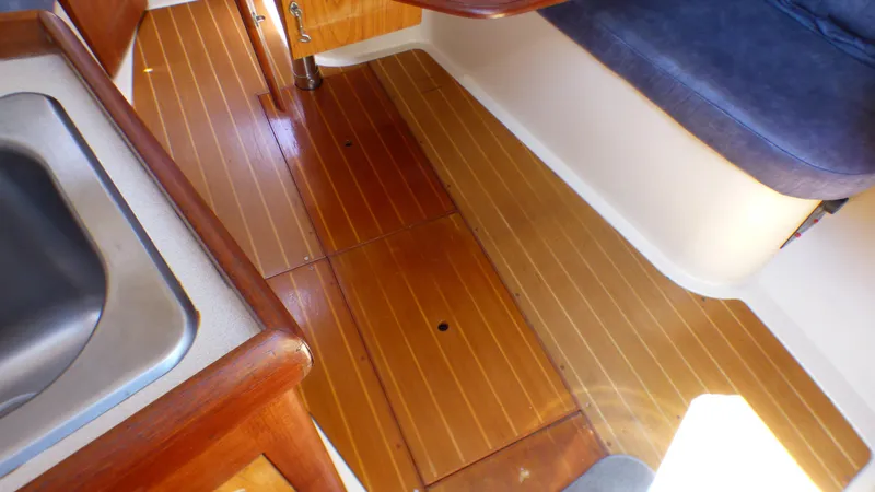 2000 Hunter Sloop