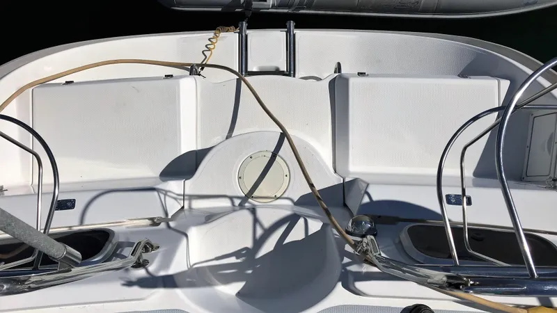 1998 Hunter 45 Center Cockpit