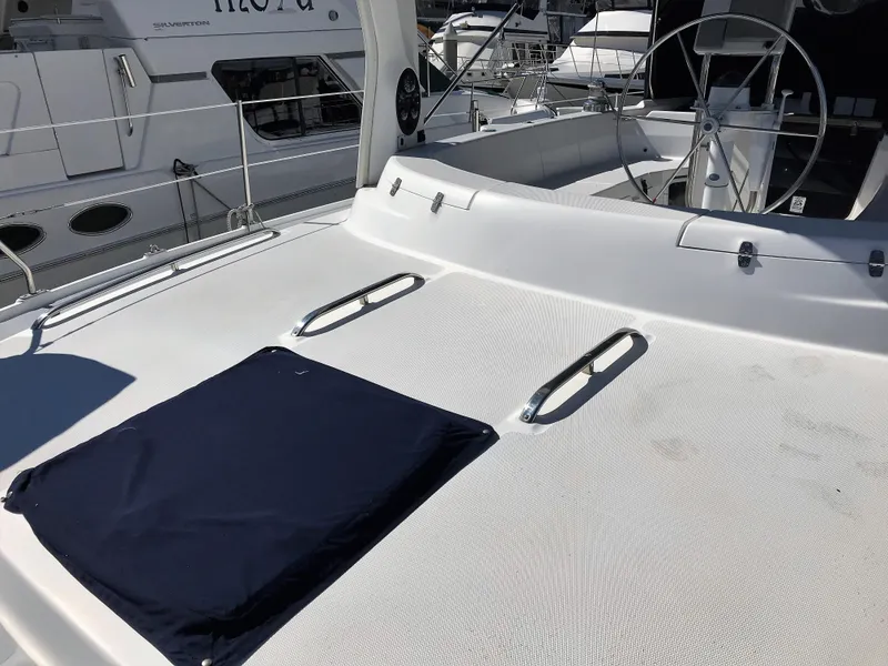 1998 Hunter 45 Center Cockpit