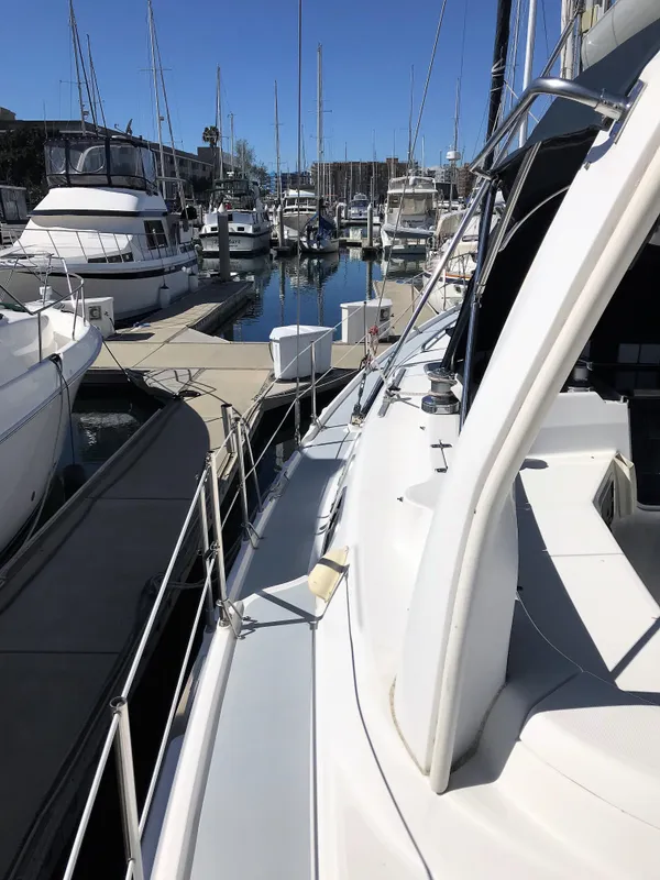 1998 Hunter 45 Center Cockpit